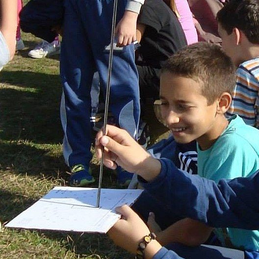  SUNCLOCKS or Human Sundials Can Have Roman Numerals Just By Using 